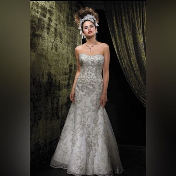 Allure Bridals Dresses & Skirts - Allure Bridals Strapless Wedding Dress Beaded Floral Lace 6 Bustle Corset #8488